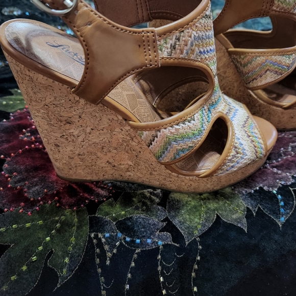 EUC Lucky Brand Shoes - Picture 4 of 6